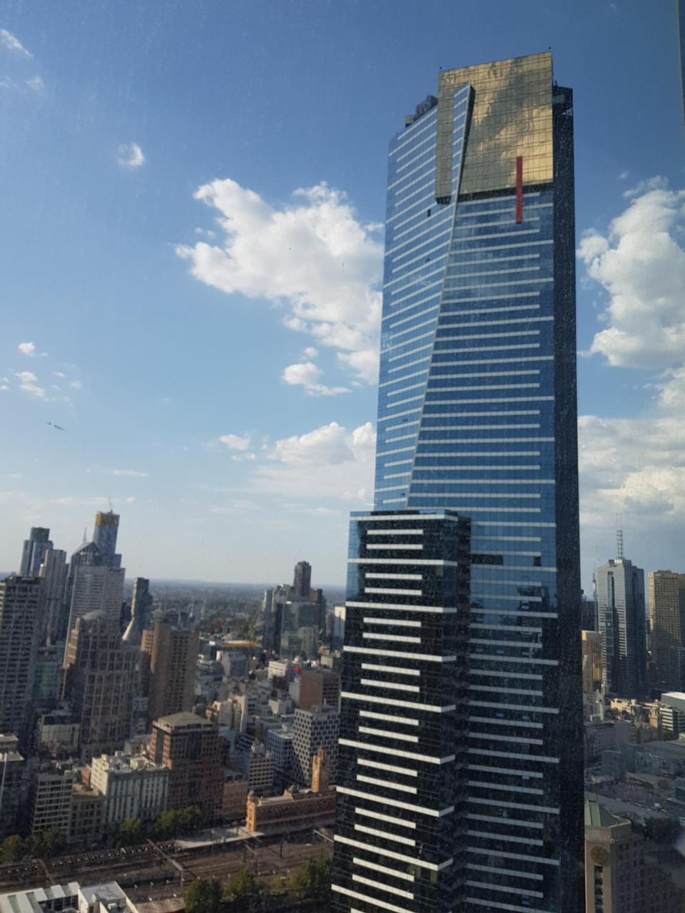 Readyset Apartments At Southbank One Melbourne Exterior photo