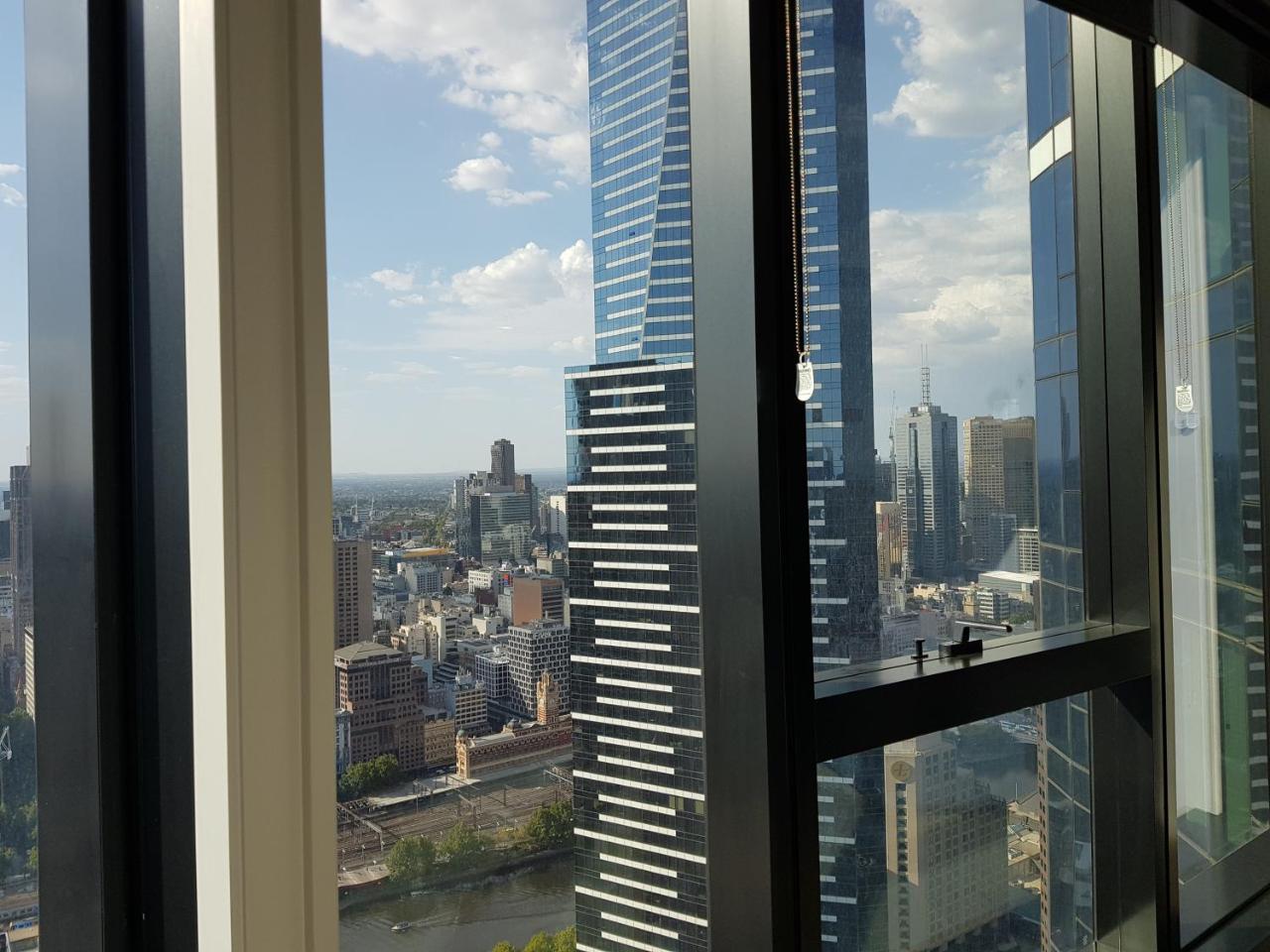 Readyset Apartments At Southbank One Melbourne Exterior photo